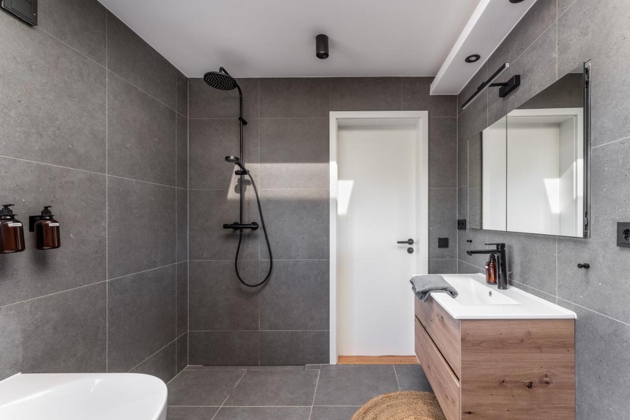 Gemuetliches Und Lichtdurchflutetes Penthouse Mit Sternenhimmelblick, Boxspringbett Und Terrasse - Gute Anbindung An Die Innenstadt Кассель Экстерьер фото