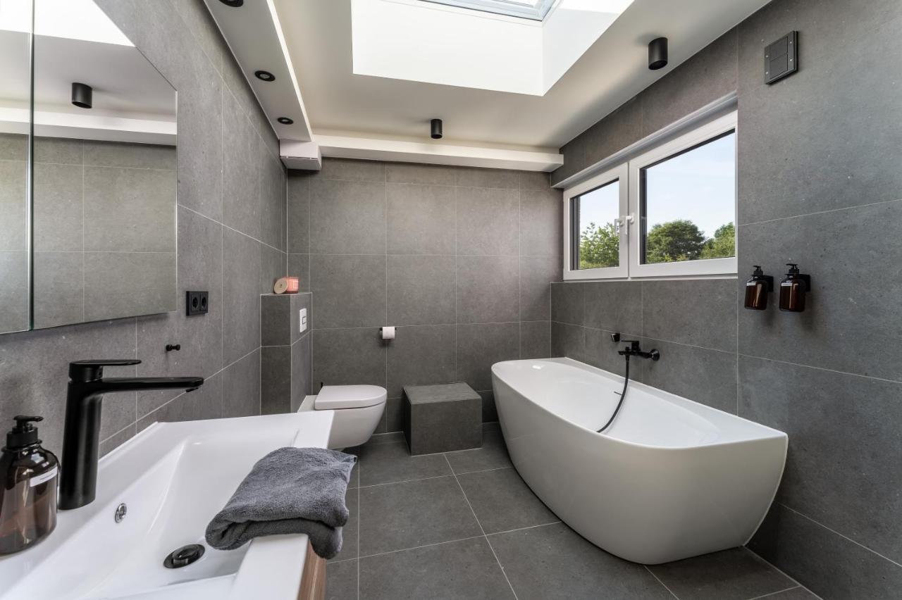 Gemuetliches Und Lichtdurchflutetes Penthouse Mit Sternenhimmelblick, Boxspringbett Und Terrasse - Gute Anbindung An Die Innenstadt Кассель Экстерьер фото